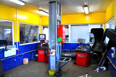 KERI sp.z o.o. wulkanizacja, wymiana opon samochodów osobowych i ciężarowych, serwis klimatyzacji.